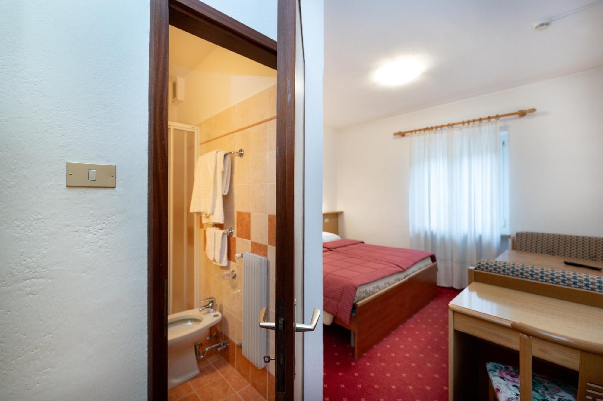Hotel Mary Pozza di Fassa Exterior photo