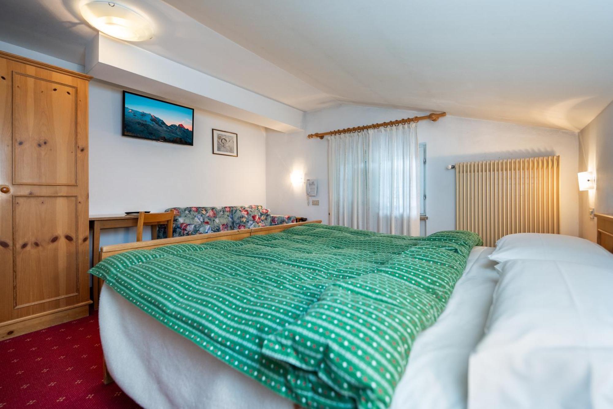 Hotel Mary Pozza di Fassa Exterior photo