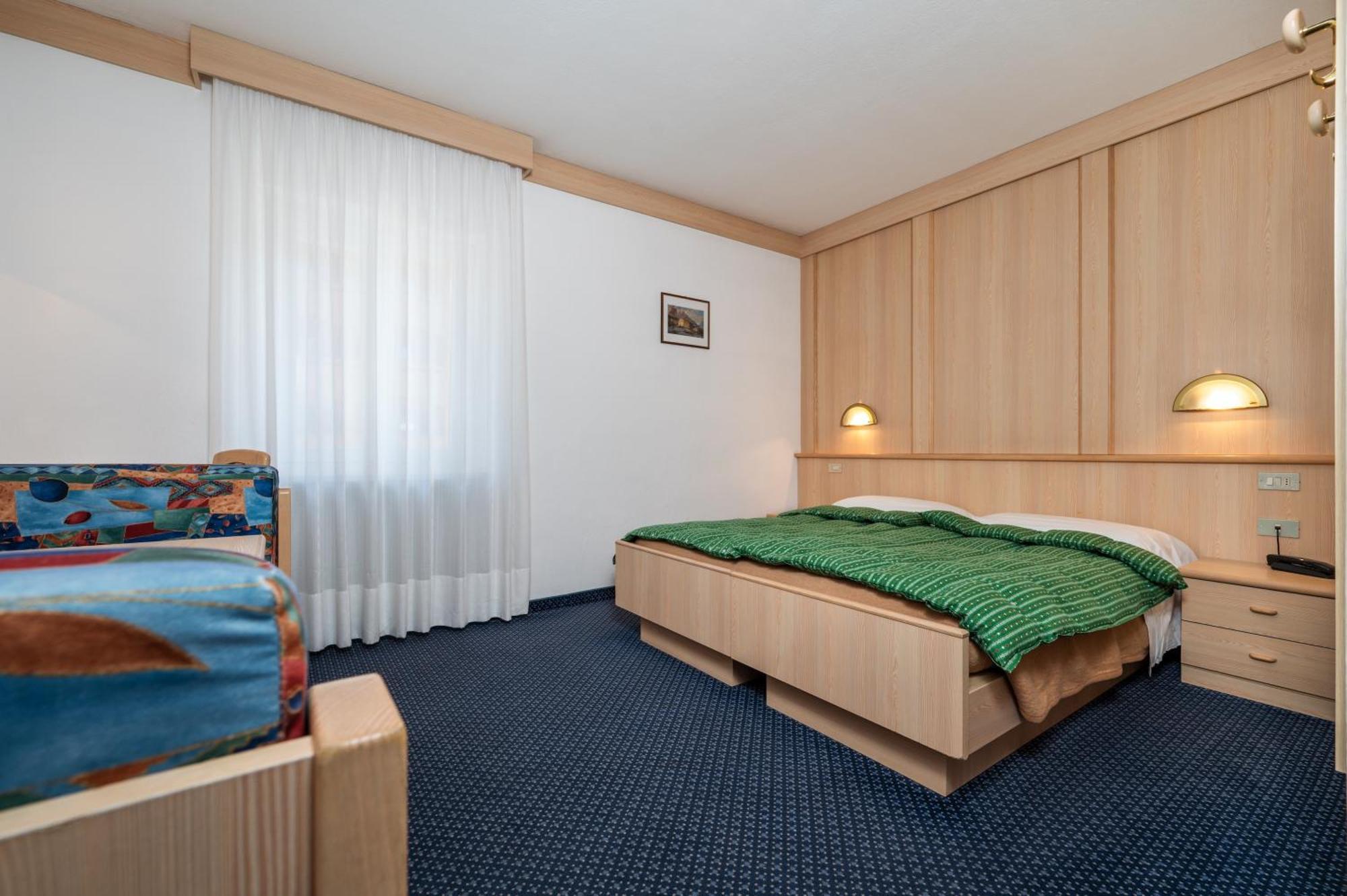 Hotel Mary Pozza di Fassa Exterior photo
