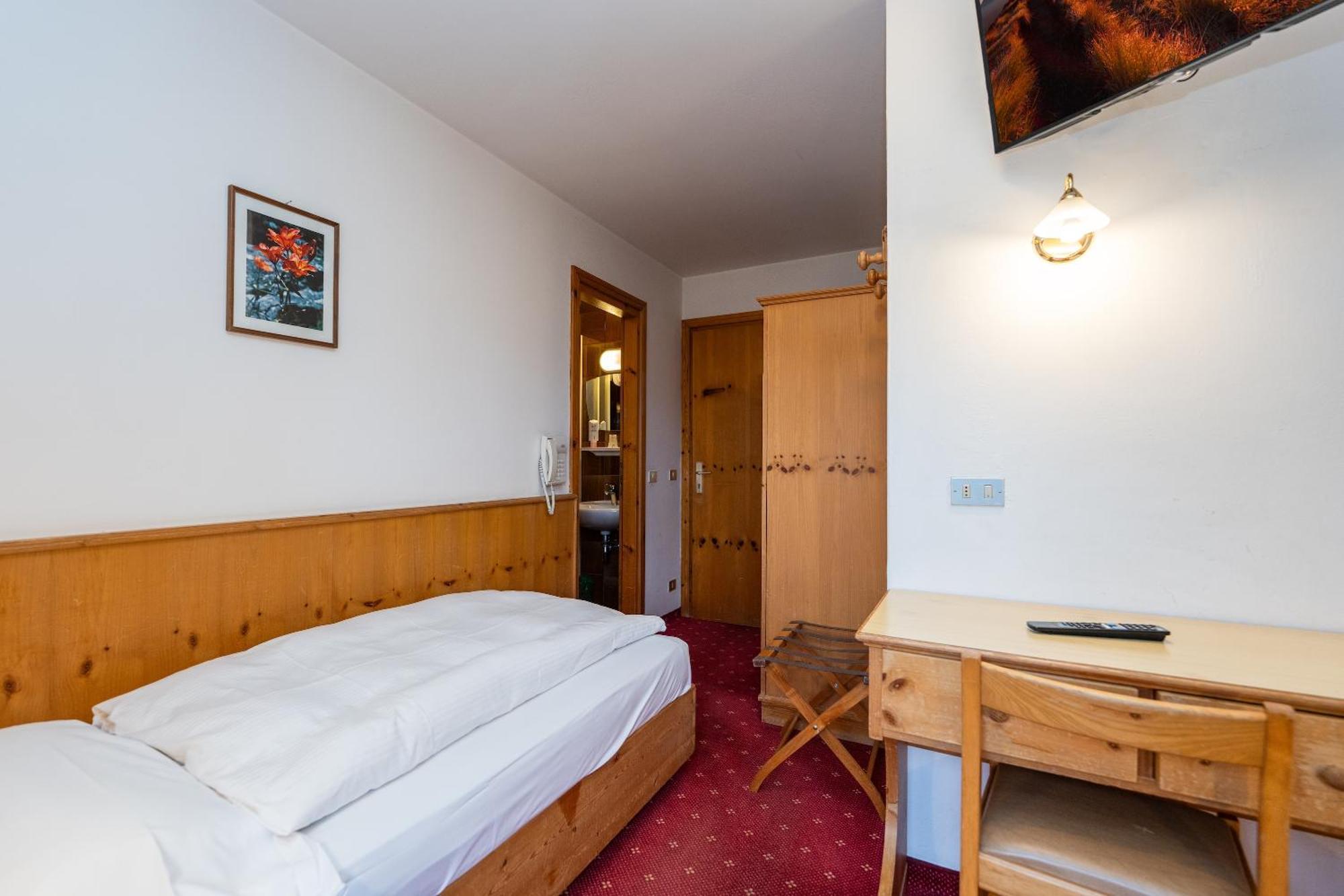 Hotel Mary Pozza di Fassa Exterior photo