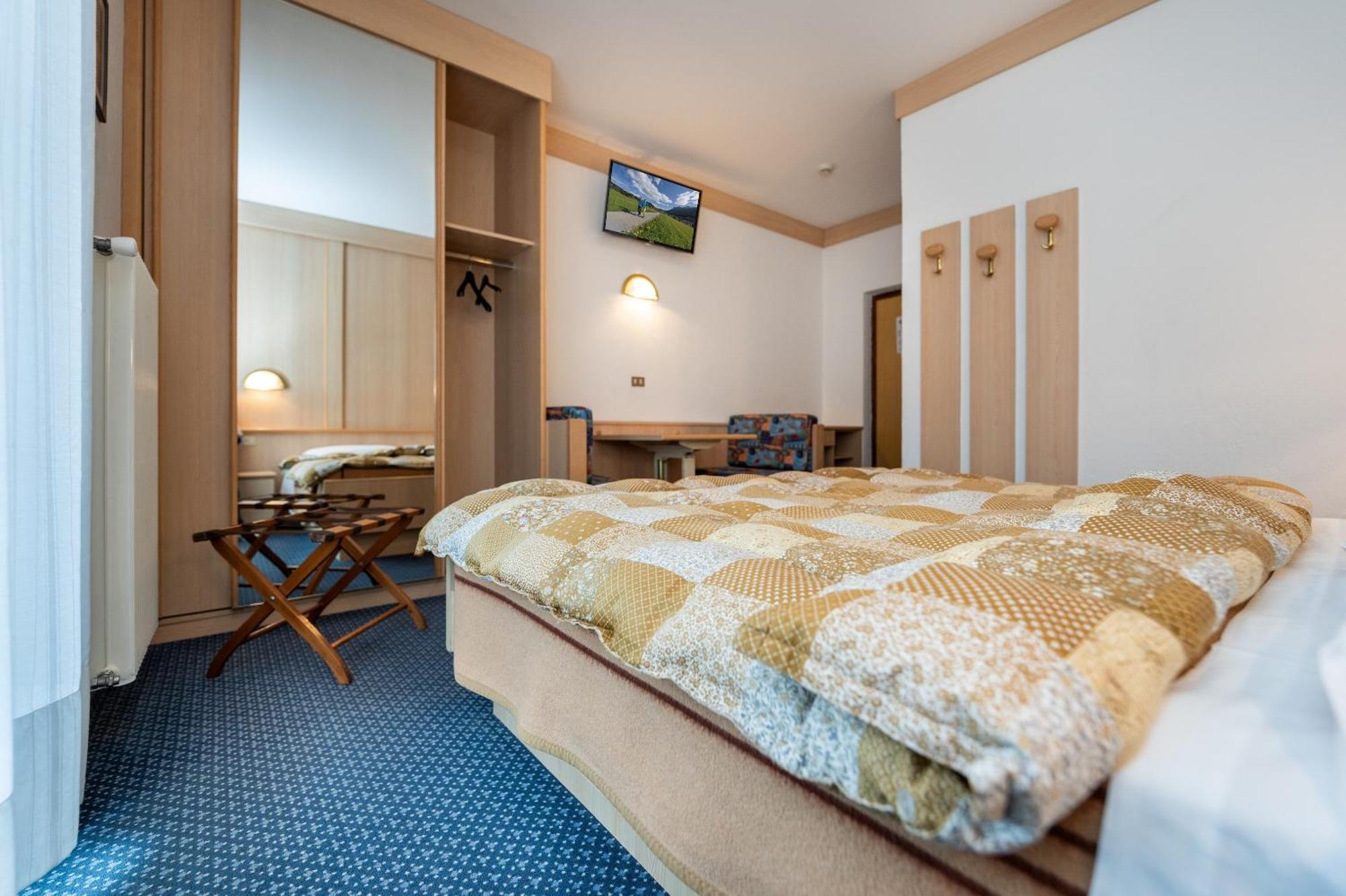 Hotel Mary Pozza di Fassa Exterior photo